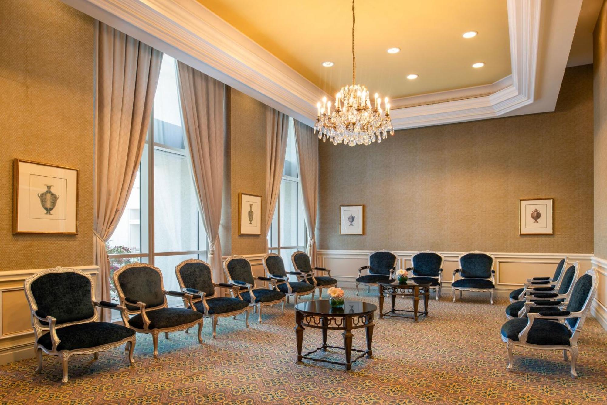 多哈丽思卡尔顿酒店 外观 照片 The Club at the Four Seasons Hotel