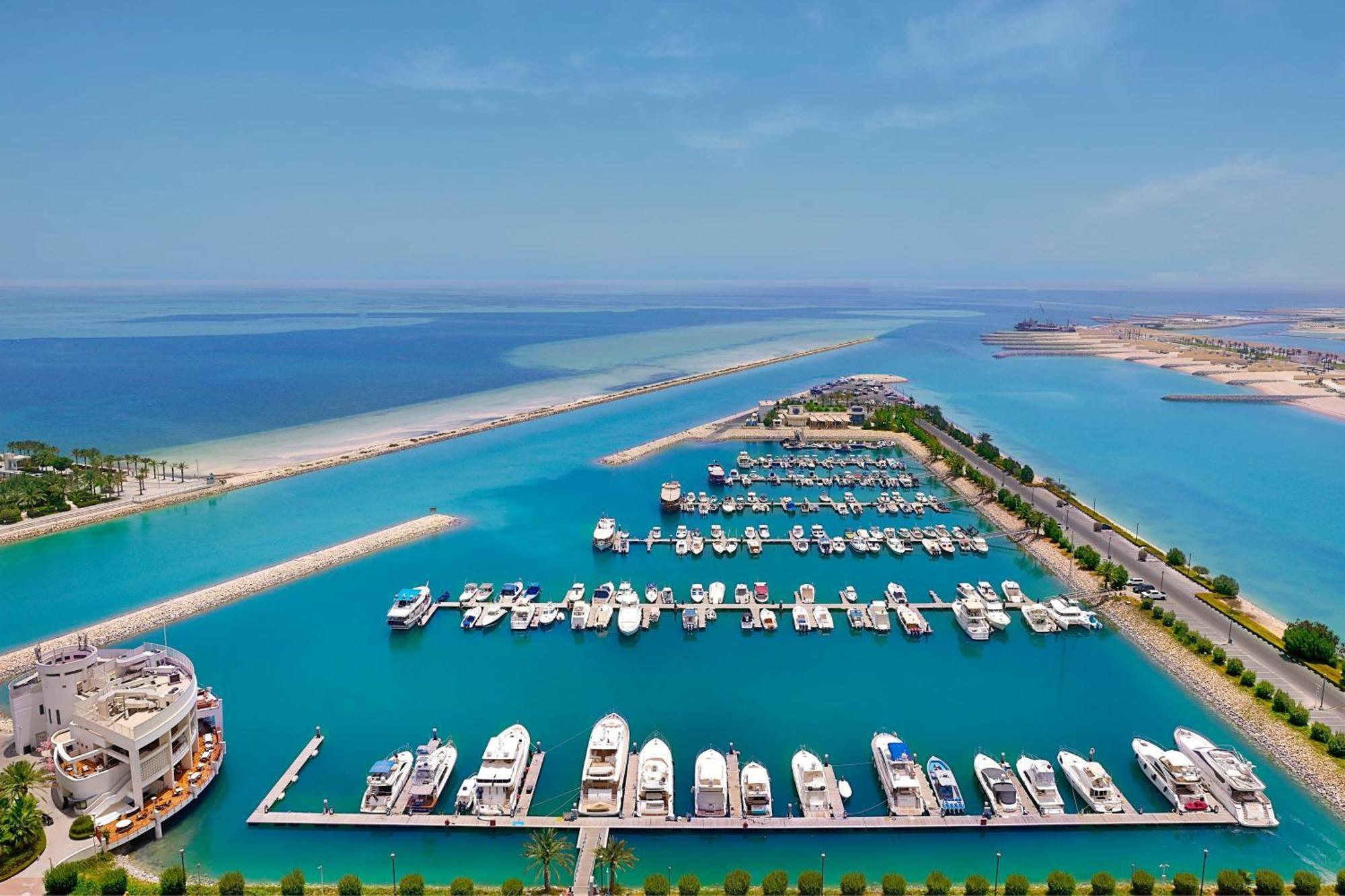 多哈丽思卡尔顿酒店 外观 照片 Aerial view of the marina