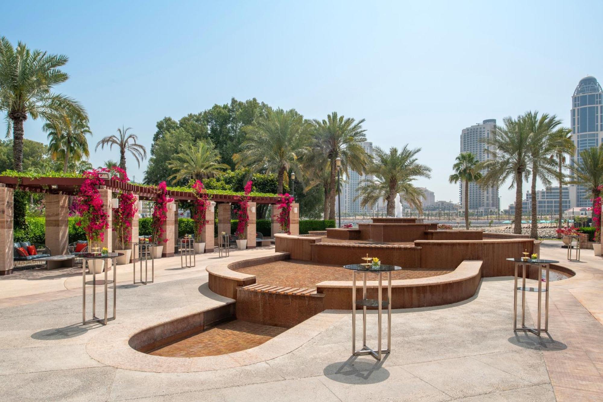 多哈丽思卡尔顿酒店 外观 照片 The Palace Downtown