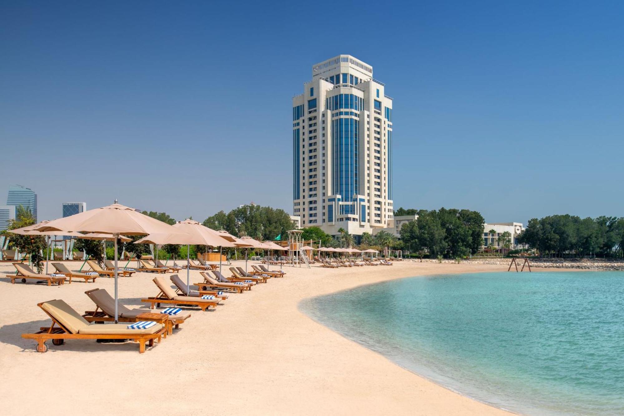 多哈丽思卡尔顿酒店 外观 照片 Beach at Jumeirah Beach Hotel