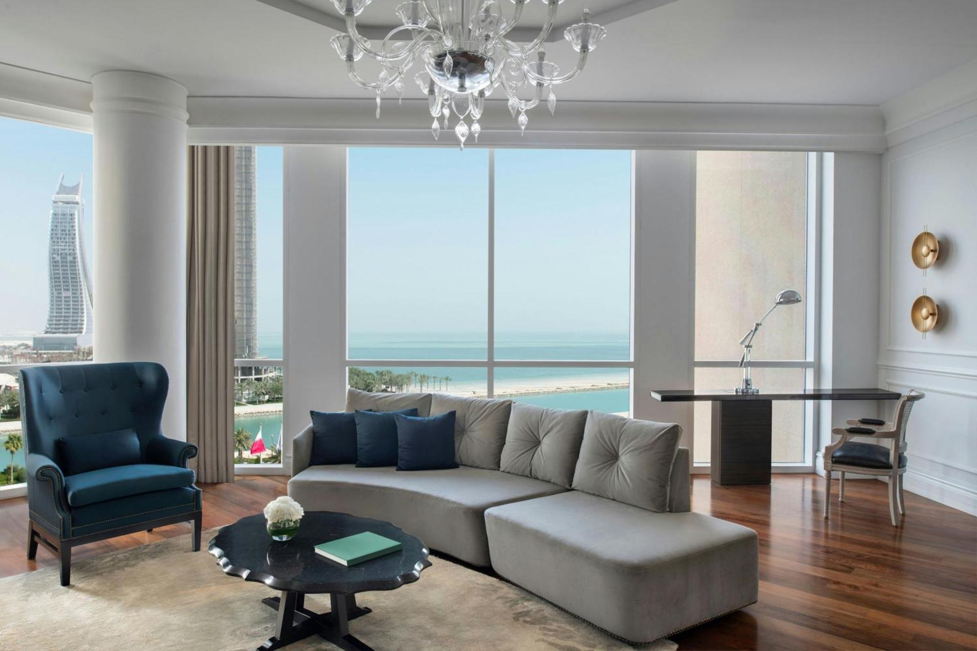 多哈丽思卡尔顿酒店 外观 照片 A living room at Jumeirah Atlantis